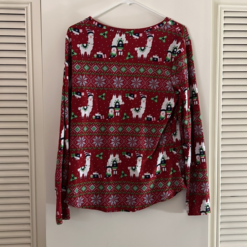 No boundaries Christmas lama top